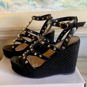 BRAND NEW Steve Madden - Scout Cage Studded Espadrille Wedge black/gold Size 8.5